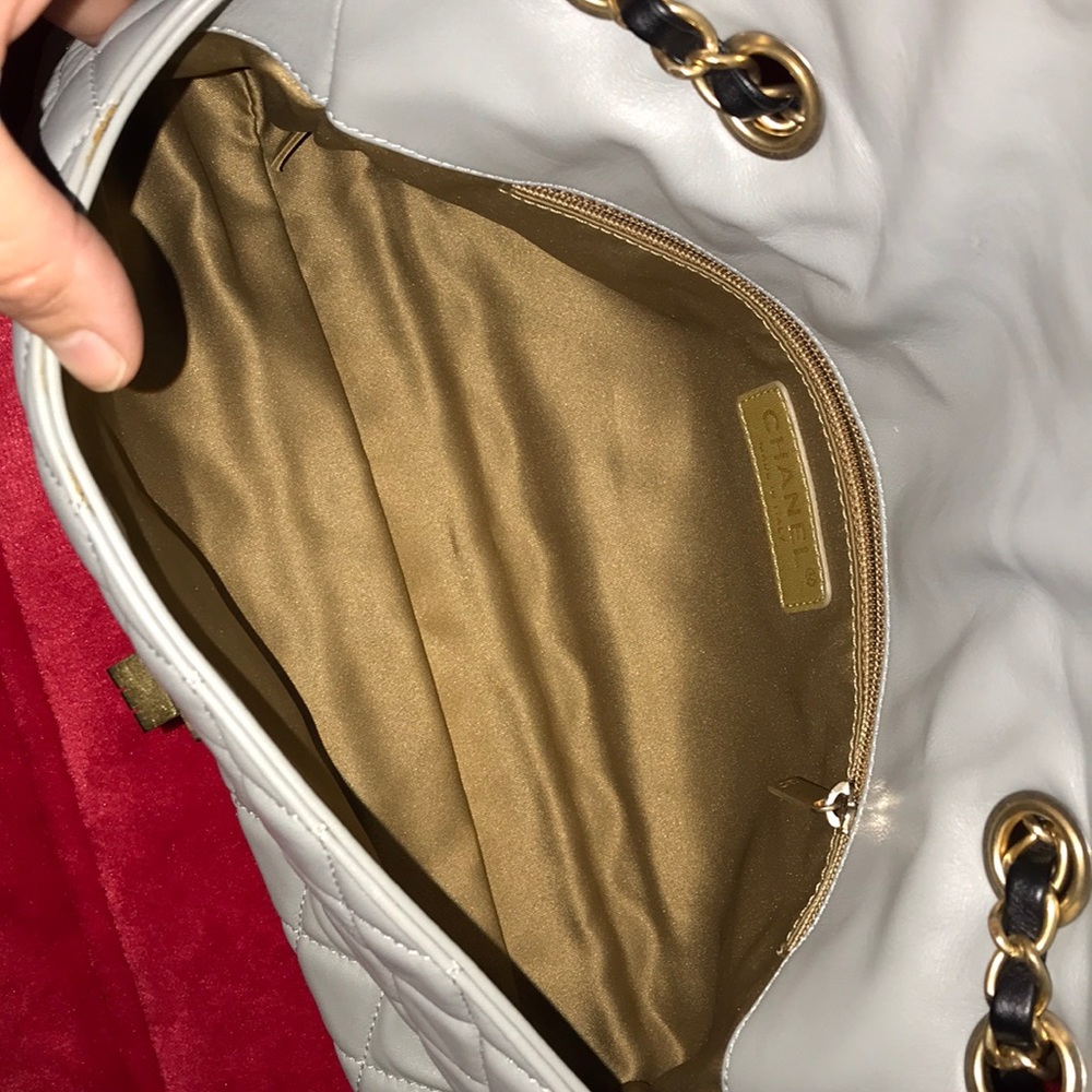 Authentic Chanel calfskin bag - Picture 5 of 11